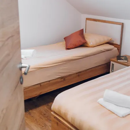 Gostisce Koren Zuzemberk