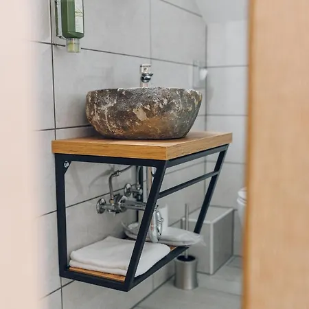 Gostisce Koren Konukevi Zuzemberk