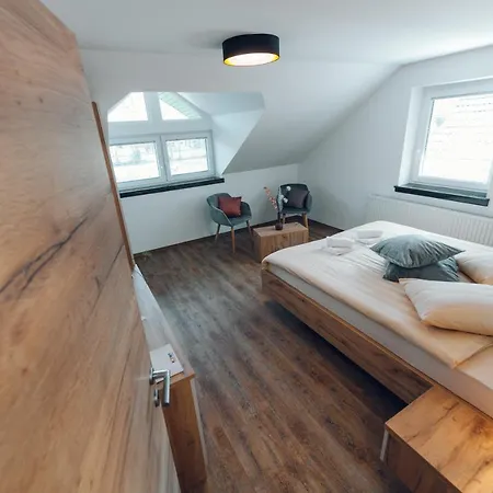 Gostisce Koren Konukevi Zuzemberk